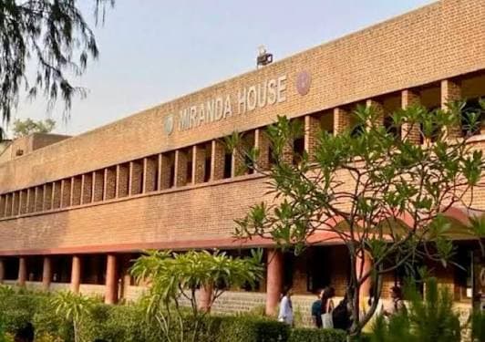 Verified PGs and student housing near Miranda House, North Campus Delhi